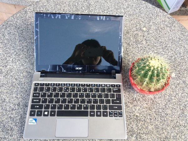 Acer AO756-987B Pentium dual-core laptop de 12 polegadas New