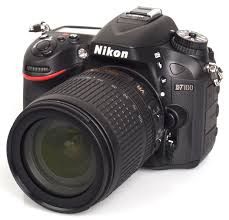 Câmera Nikon D7100 kit (18-105 VR) SLR
